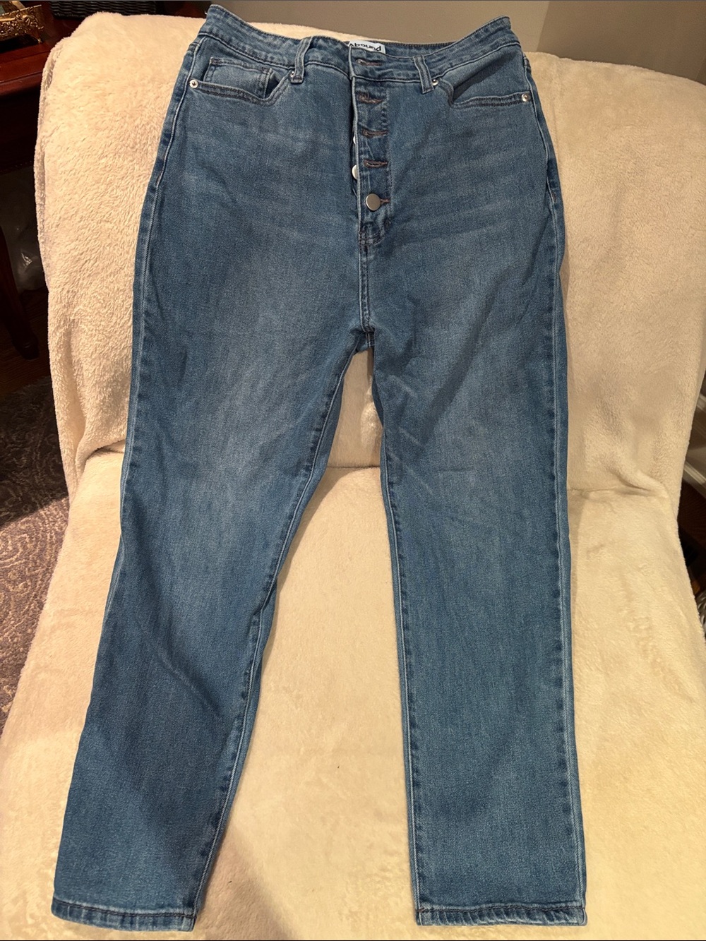 Abound Medium Blue High-Rise Button-Fly Jeans in 28